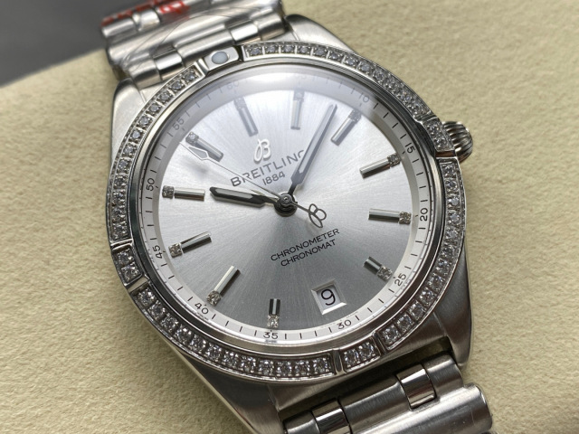 Breitling Focus on big factory goods