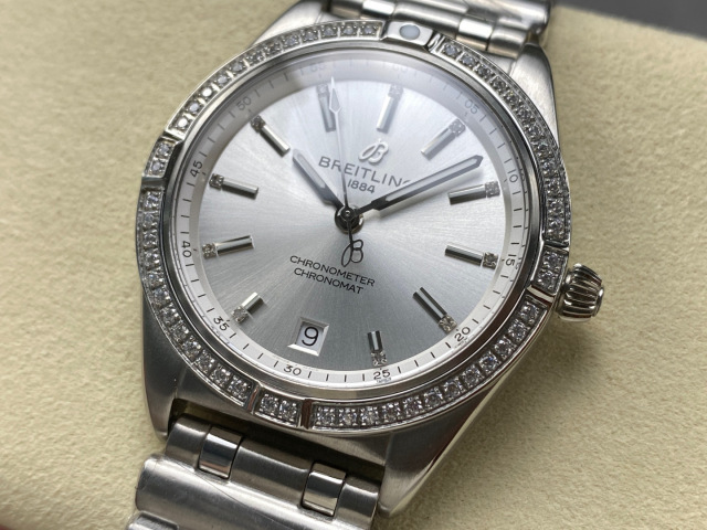 Breitling Focus on big factory goods