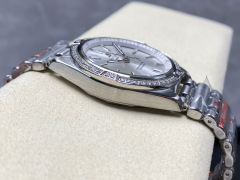 Breitling Focus on big factory goods