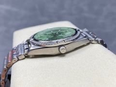 Breitling Focus on big factory goods