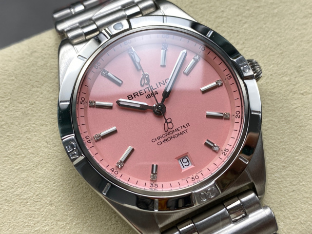 Breitling Focus on big factory goods