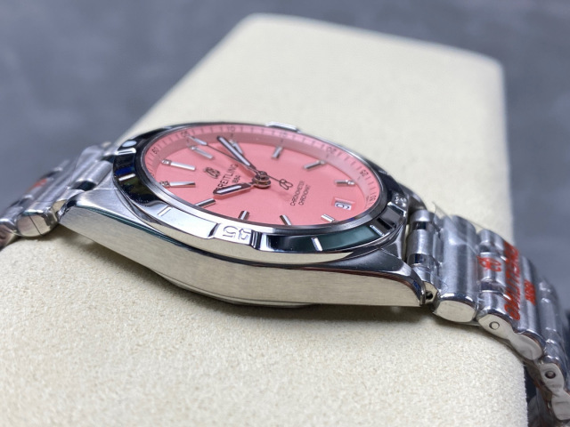 Breitling Focus on big factory goods