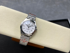 Breitling Focus on big factory goods