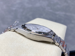 Breitling Focus on big factory goods