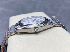 Breitling Focus on big factory goods