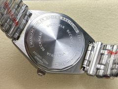 Breitling Focus on big factory goods
