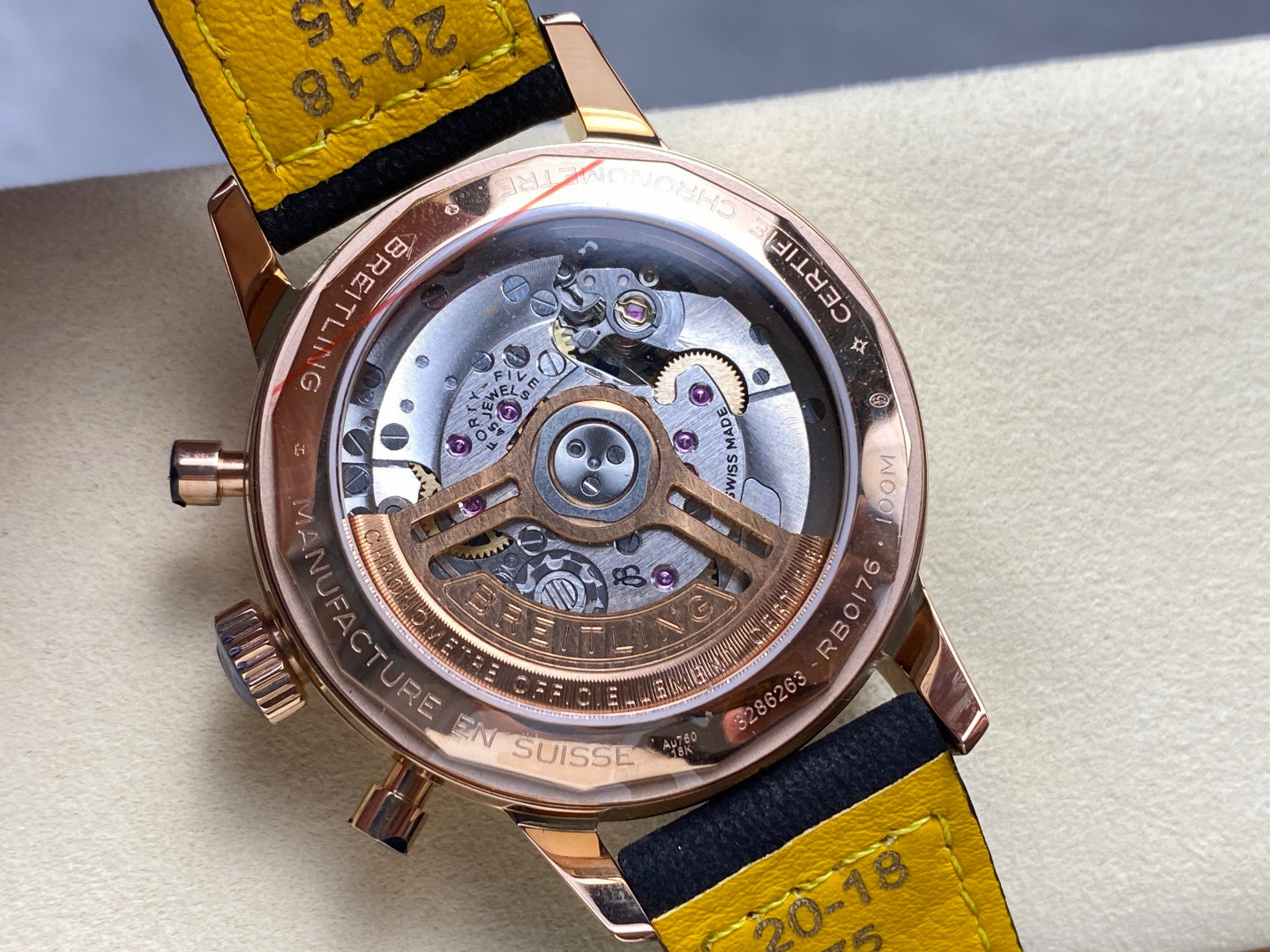 Breitling Focus on big factory goods