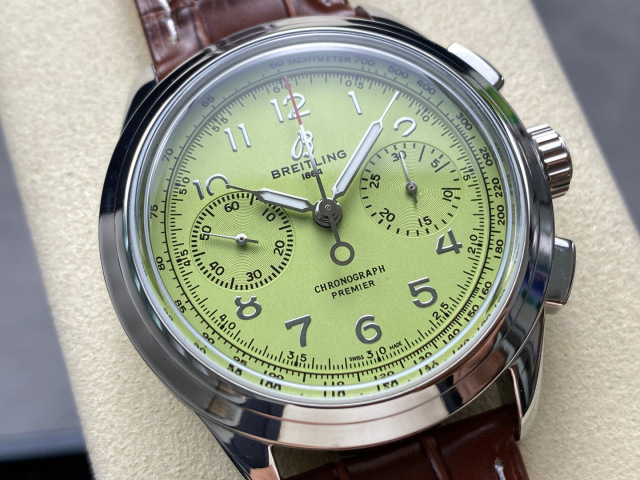 Breitling Focus on big factory goods
