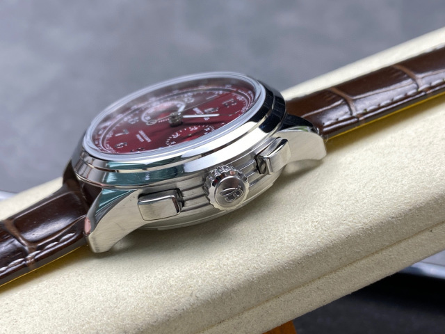 Breitling Focus on big factory goods