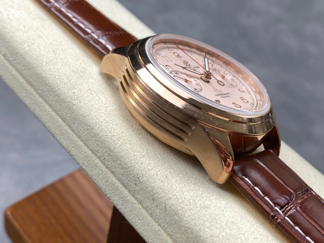 Breitling Focus on big factory goods