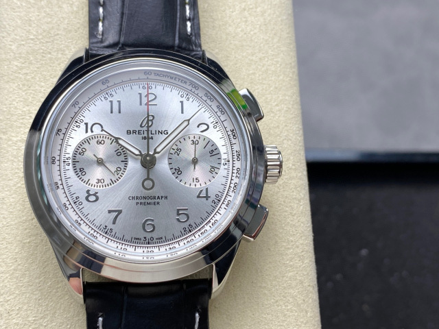Breitling Focus on big factory goods