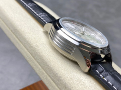 Breitling Focus on big factory goods