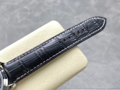 Breitling Focus on big factory goods