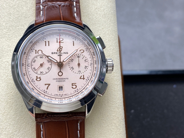 Breitling Focus on big factory goods