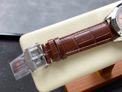Breitling Focus on big factory goods