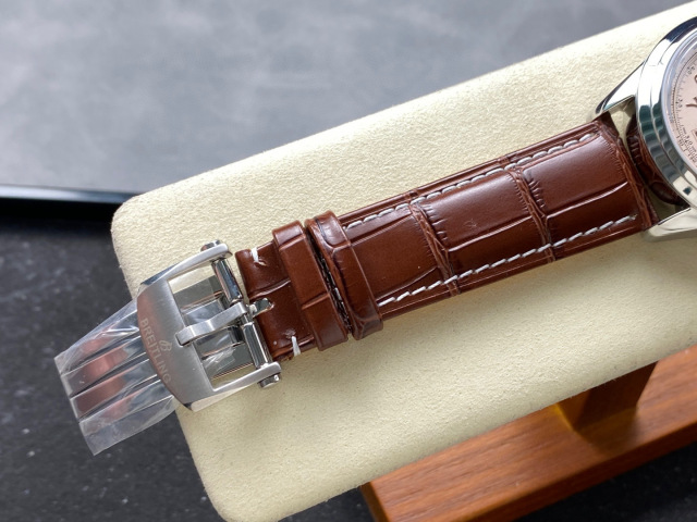 Breitling Focus on big factory goods