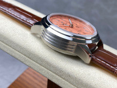 Breitling Focus on big factory goods