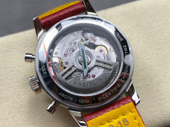 Breitling Focus on big factory goods