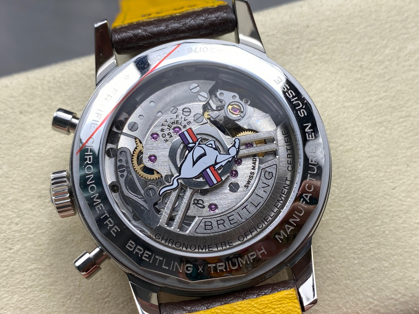 Breitling Focus on big factory goods
