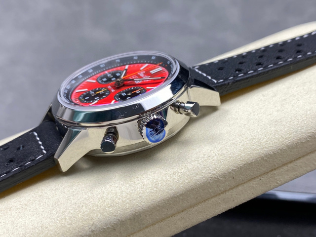 Breitling Focus on big factory goods