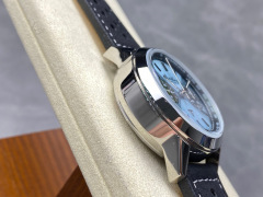 Breitling Focus on big factory goods