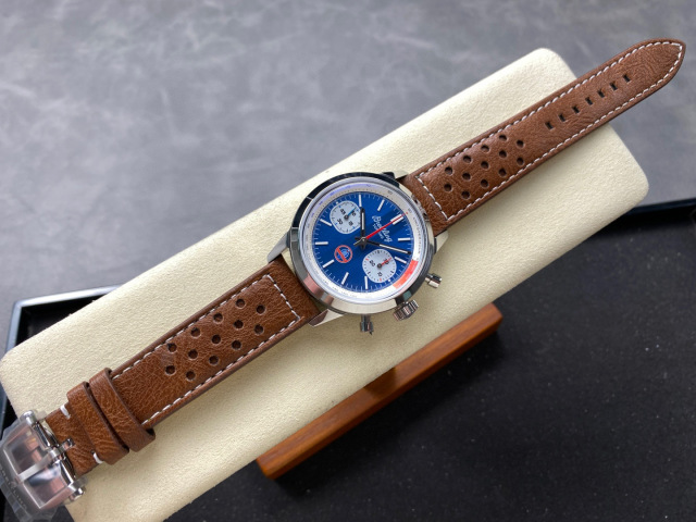 Breitling Focus on big factory goods