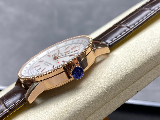Breitling Focus on big factory goods