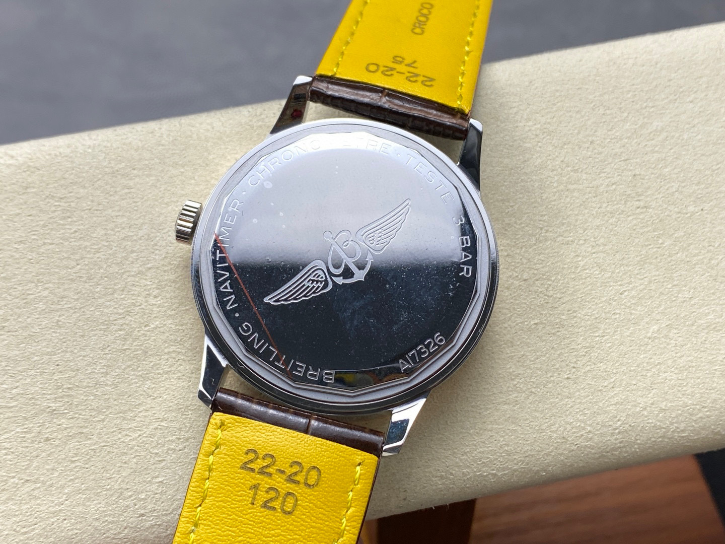 Breitling Focus on big factory goods