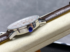 Breitling Focus on big factory goods