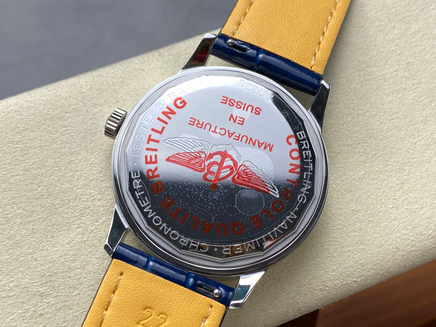 Breitling Focus on big factory goods