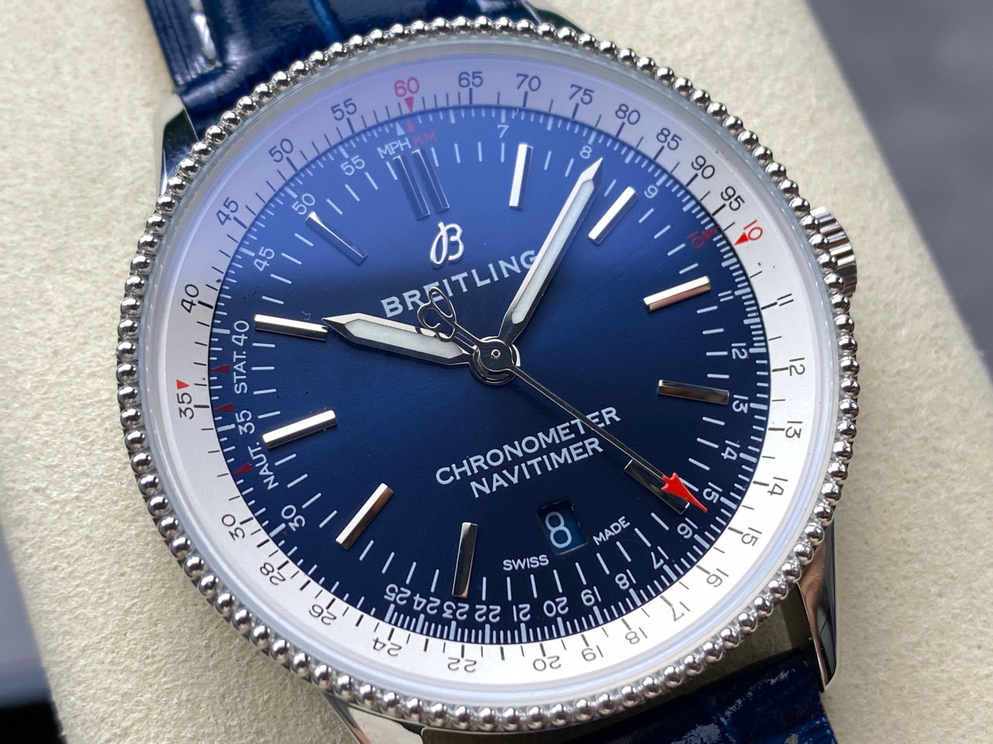 Breitling Focus on big factory goods