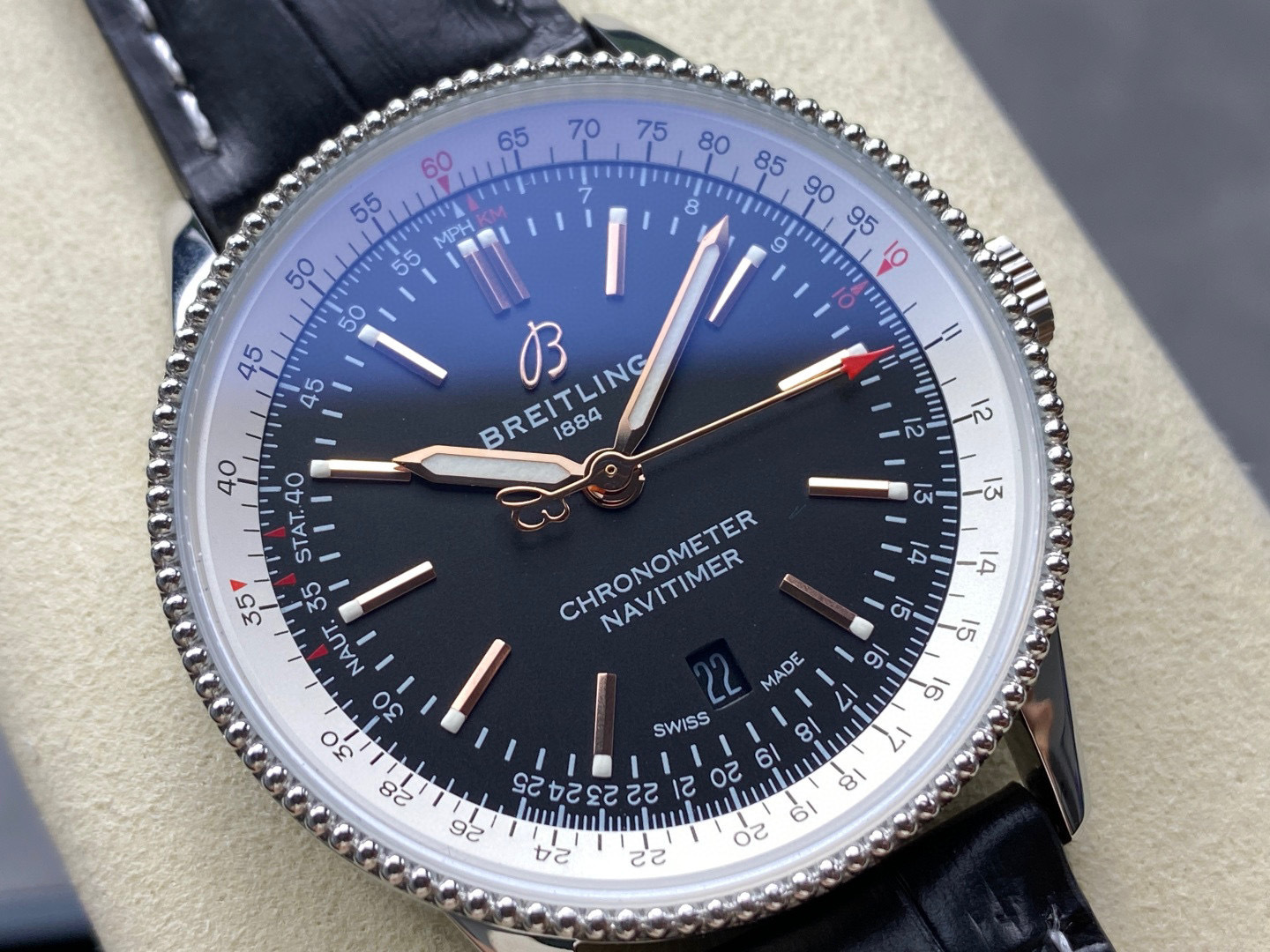 Breitling Focus on big factory goods