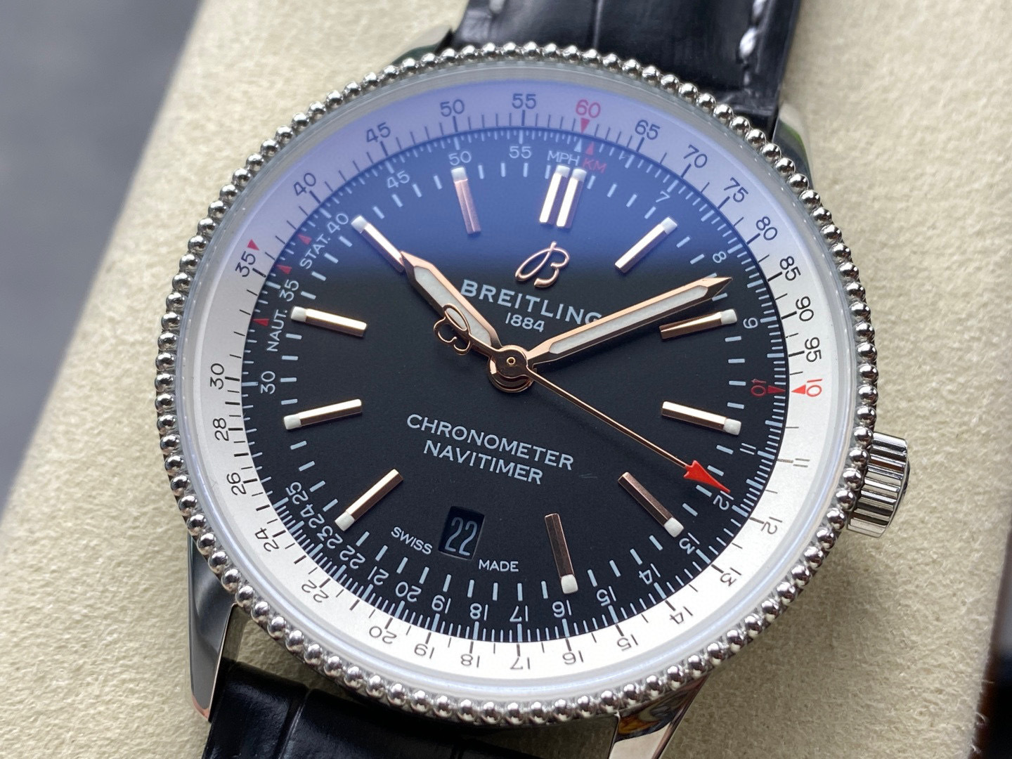 Breitling Focus on big factory goods