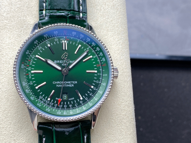 Breitling Focus on big factory goods