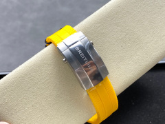 Breitling Focus on big factory goods