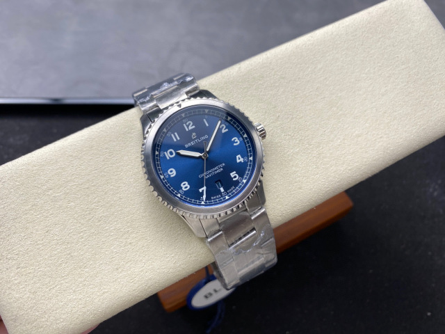 Breitling Focus on big factory goods