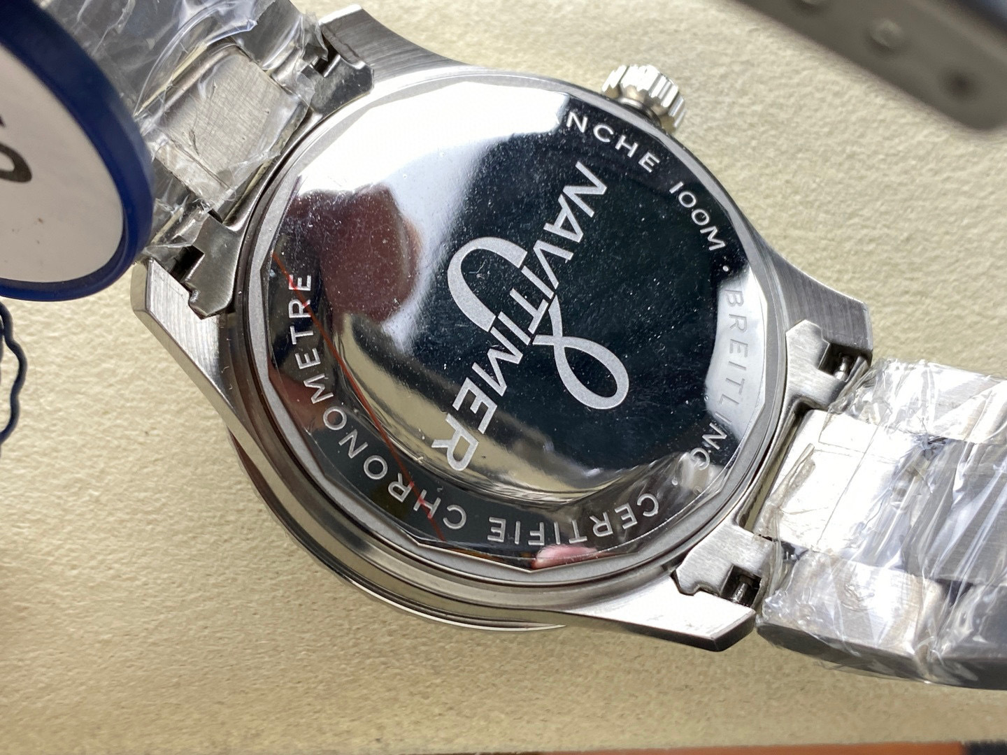 Breitling Focus on big factory goods