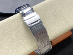 Breitling Focus on big factory goods