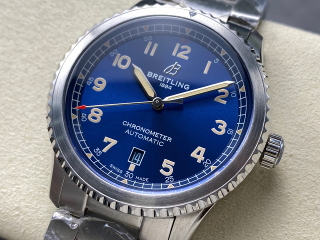 Breitling Focus on big factory goods