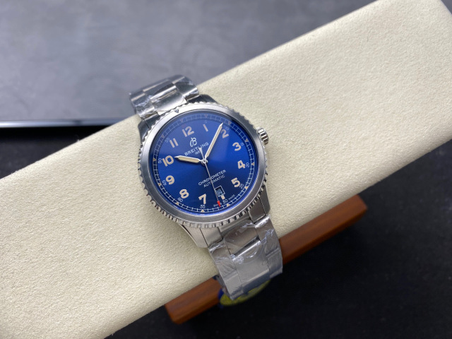 Breitling Focus on big factory goods