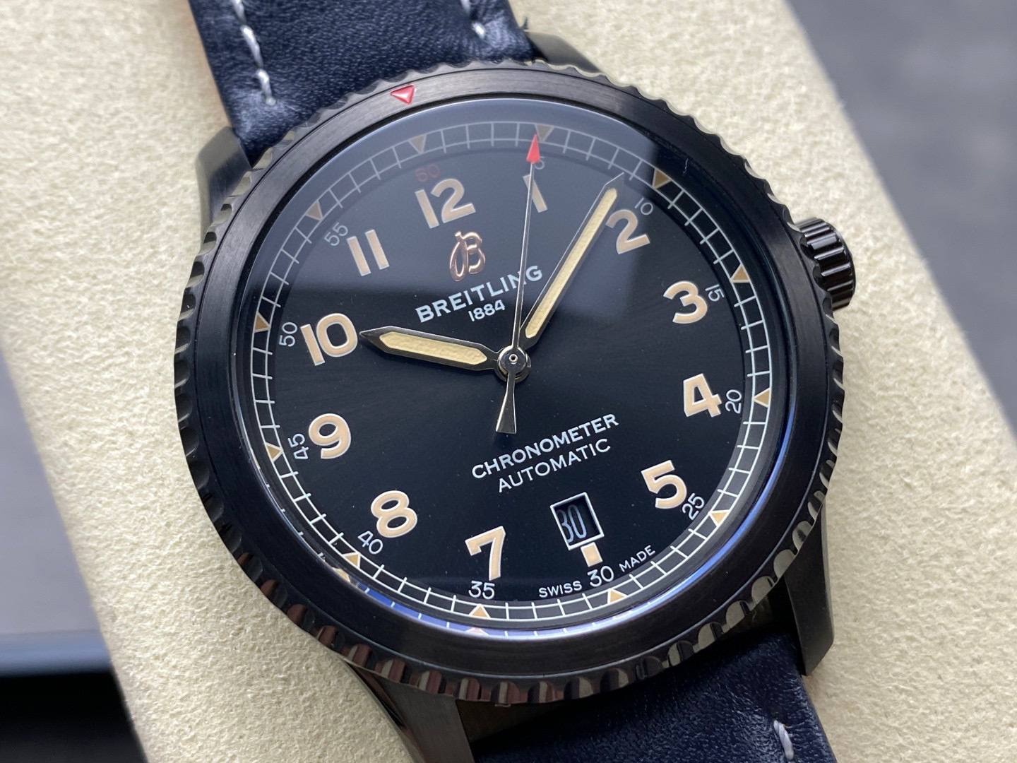 Breitling Focus on big factory goods
