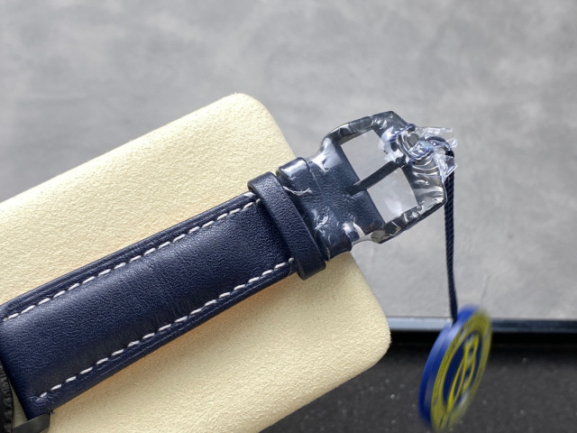 Breitling Focus on big factory goods