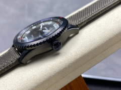 Breitling Focus on big factory goods