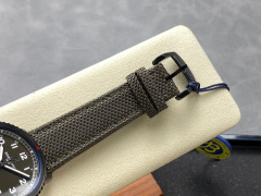 Breitling Focus on big factory goods