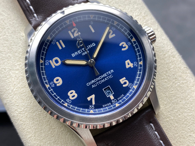 Breitling Focus on big factory goods
