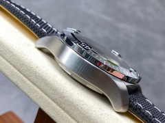 Breitling Focus on big factory goods