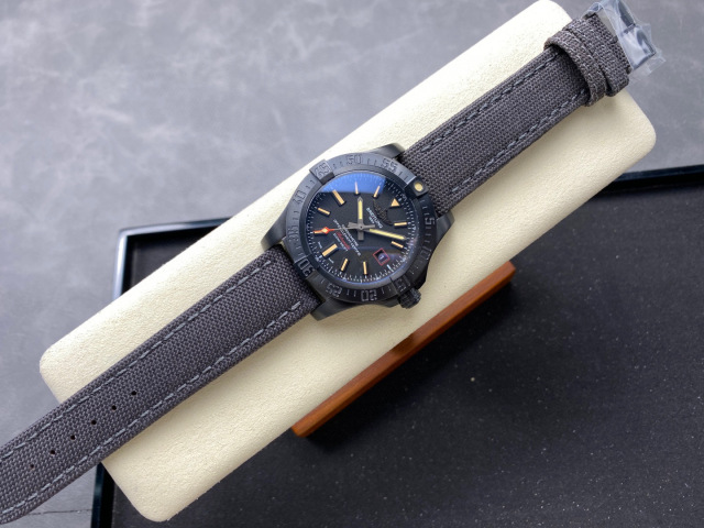 Breitling Focus on big factory goods