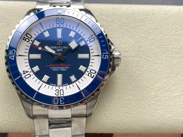 Breitling Focus on big factory goods