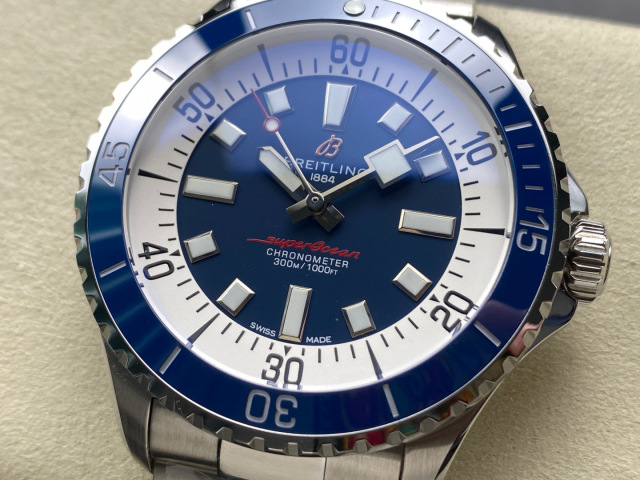 Breitling Focus on big factory goods