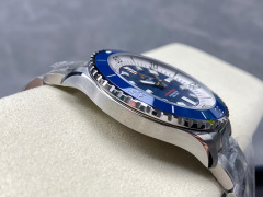 Breitling Focus on big factory goods